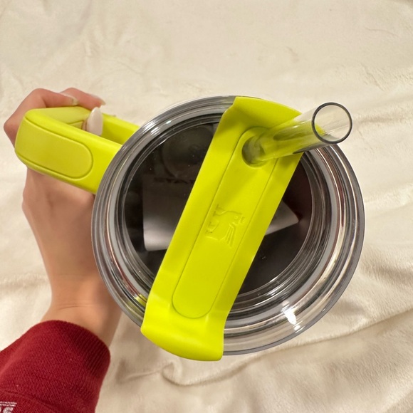 40OZ Yellow and White NWT Stanley - Picture 3 of 4